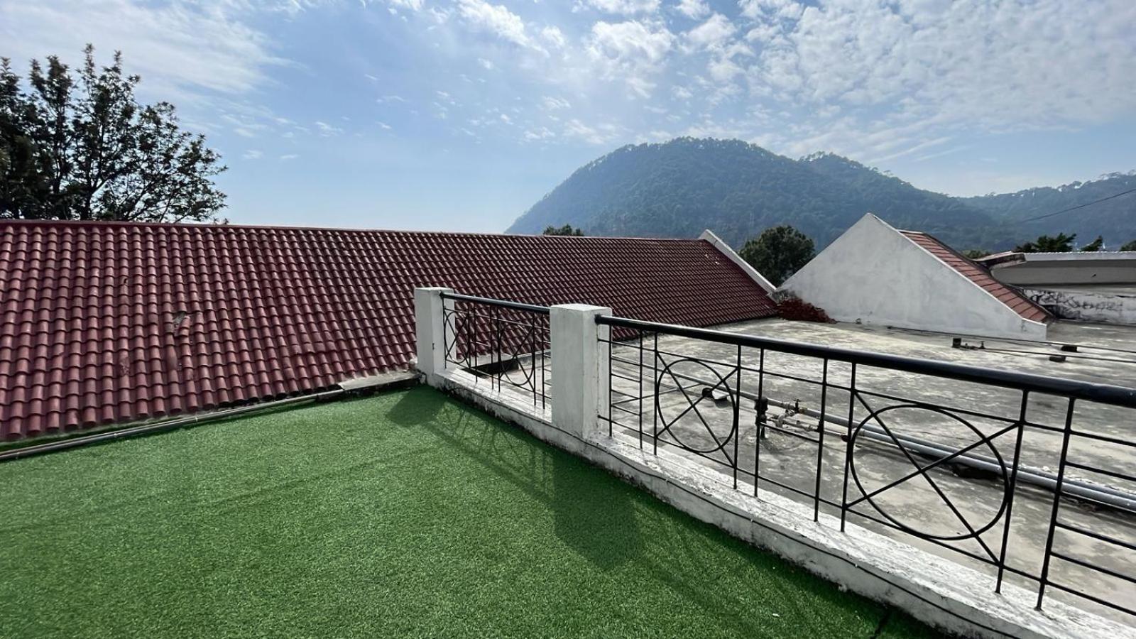 Hotel 8Fold-Pinecrest By Larisa, Bhīm Tāl Exterior foto